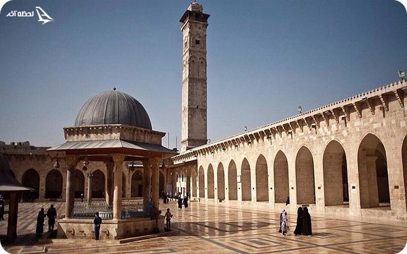 تلفیق هنر و تاریخ در مسجد قلعه حلب مسجد قلعه حلب: تلفیقی از زیباییهای اسلامی و دژ دفاعی